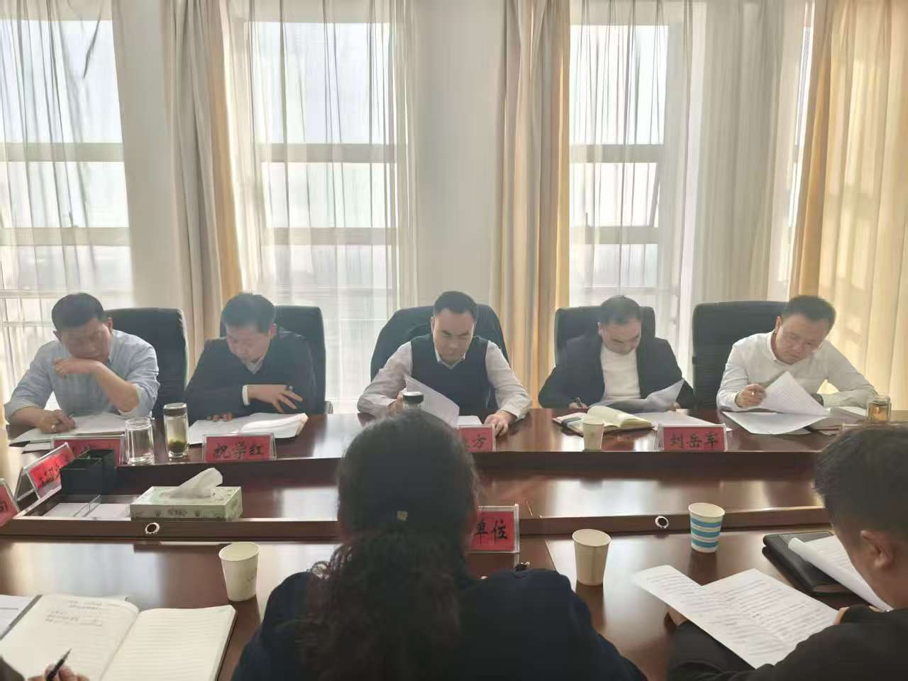 ag娱乐官网委副书记、区长罗振方主持召开重点项目建设推进会 ag娱乐官网